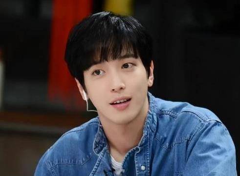 郑容和发红薯示爱少女时代徐贤,两人疑似恋人_公司_娱乐_续约