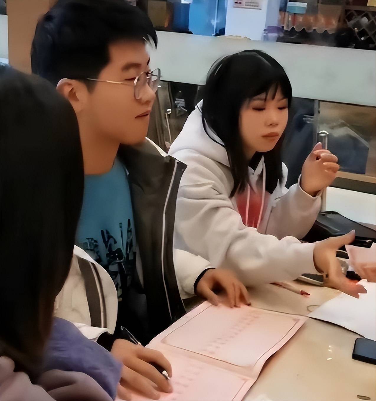 同时也能让卓卓更全面的认识到每一个人,可谓是用心良苦了!