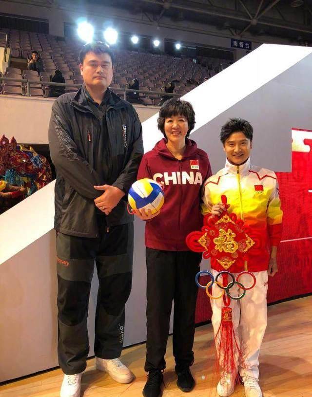 "消息一发出,广大瓜友哈哈大笑,姚明229cm,郎平身高184cm,田亮身高171