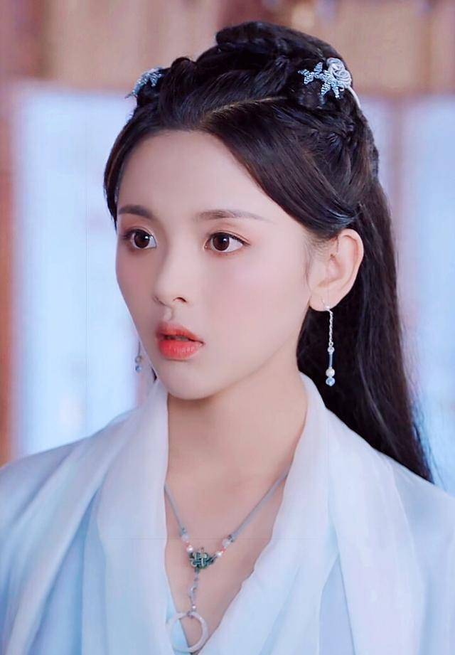 《且听凤鸣》成为黑马,左青鸾和朝歌组cp,杨超越的演技可圈可点_表演