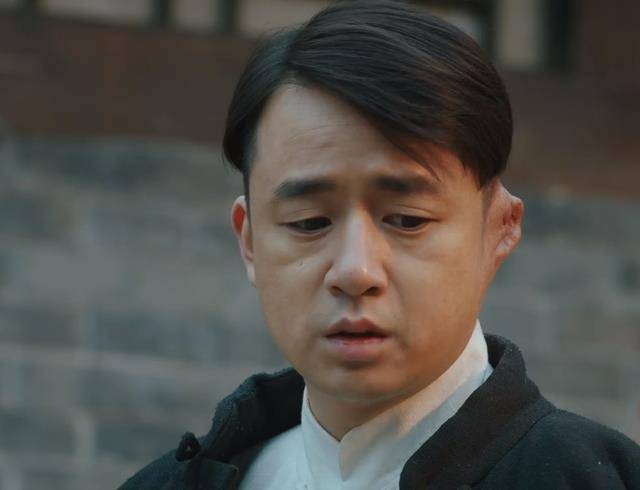 《新世界》成为神剧:源于徐天的狂妄自大,其根在于金海的溺爱_灯罩