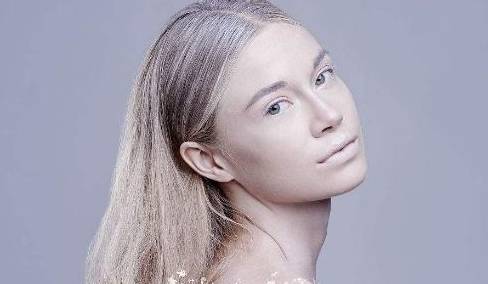 但是身体不健康的人,脸色就会苍白没有血色,这是一种病态的表现非常不