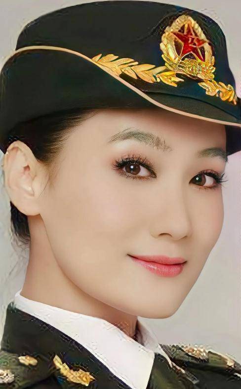 44岁谭晶近照大变样,曾12次献唱舞台,与科学家老公婚姻美满_音乐_母亲