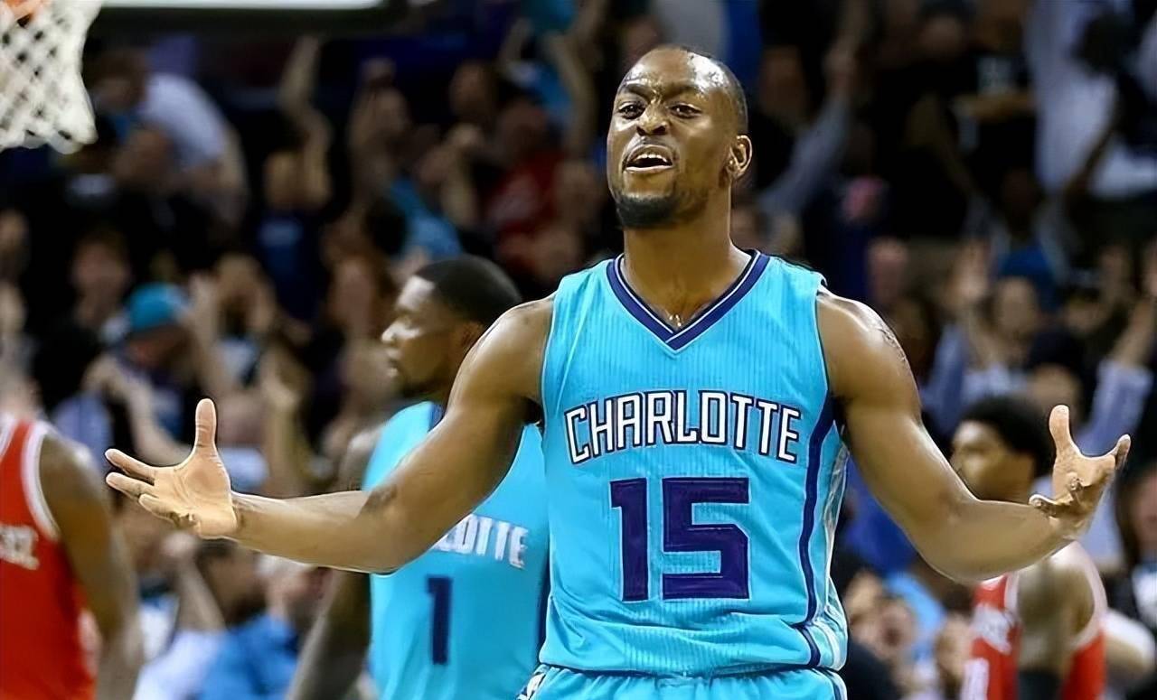 原创沃克:nba脚踝终结者,乔丹最得意的弟子,从巨星到无球可打只用了3