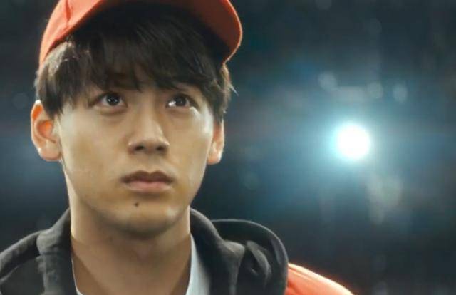 泊进之介进之介算是骑士变身者中身材非常完美和出挑的了,身高185