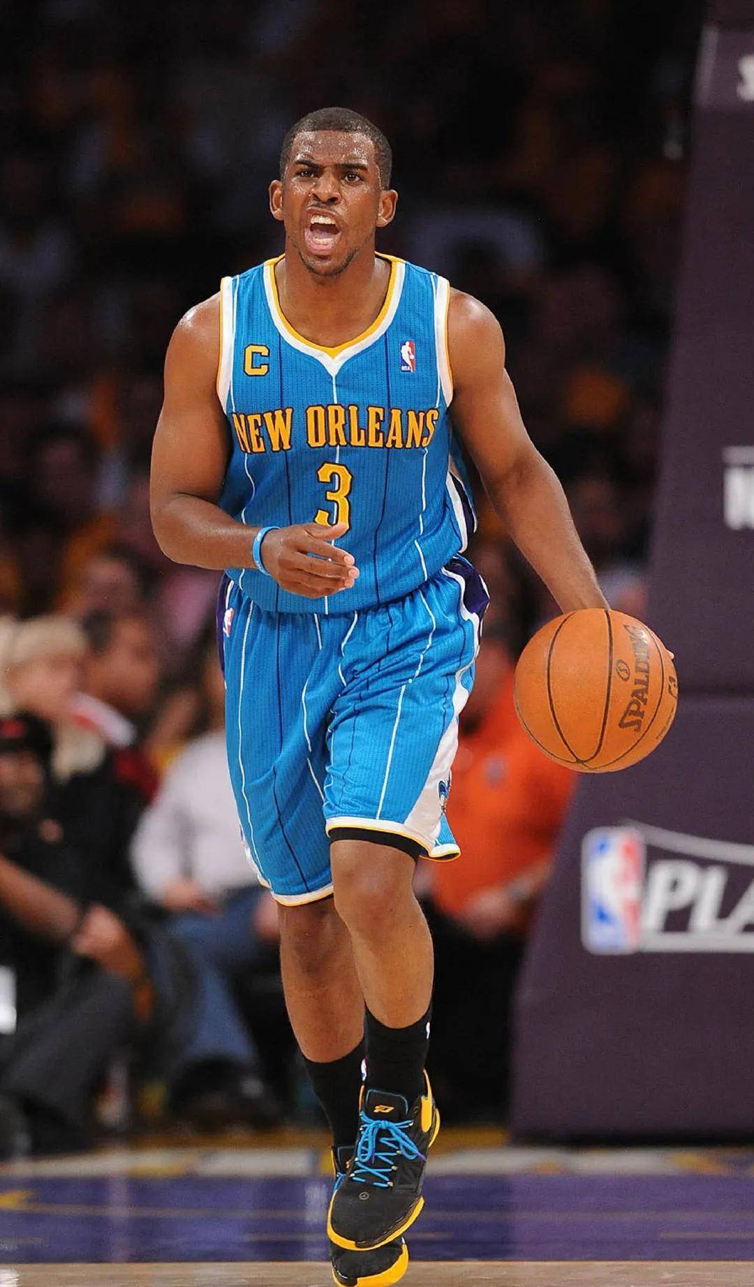 83米的矮个后卫,2005年首轮第4顺位被黄蜂队选中,新秀赛季就展现出了