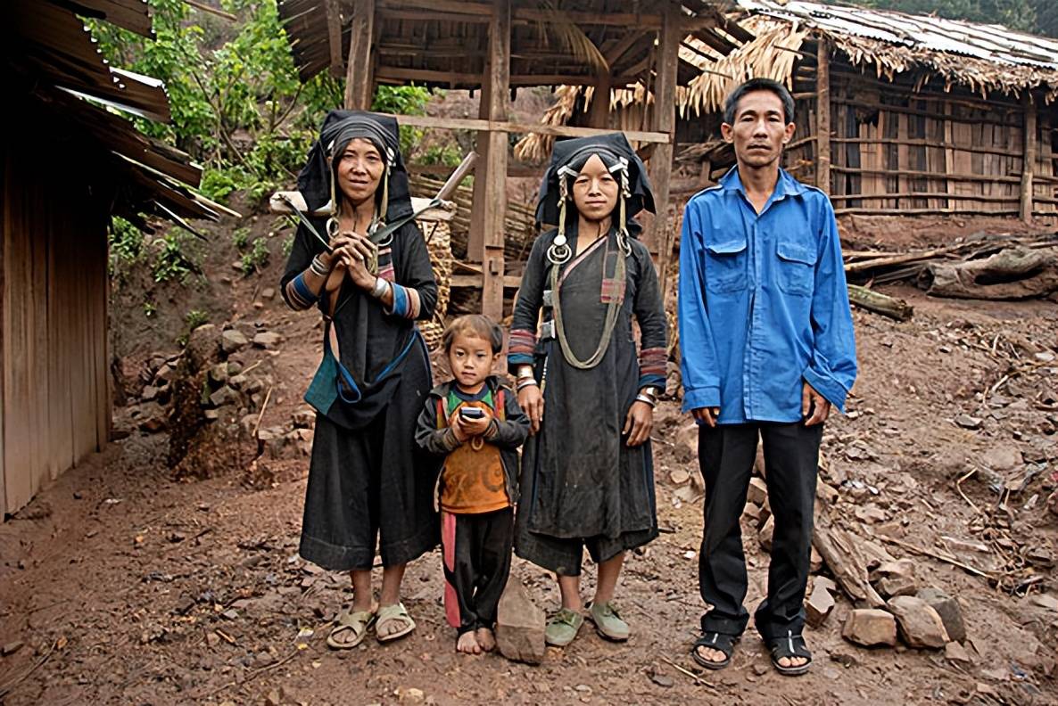 阿卡族部落:男主内女主外,男性地位崇高却被称为社会的失败产物_老金