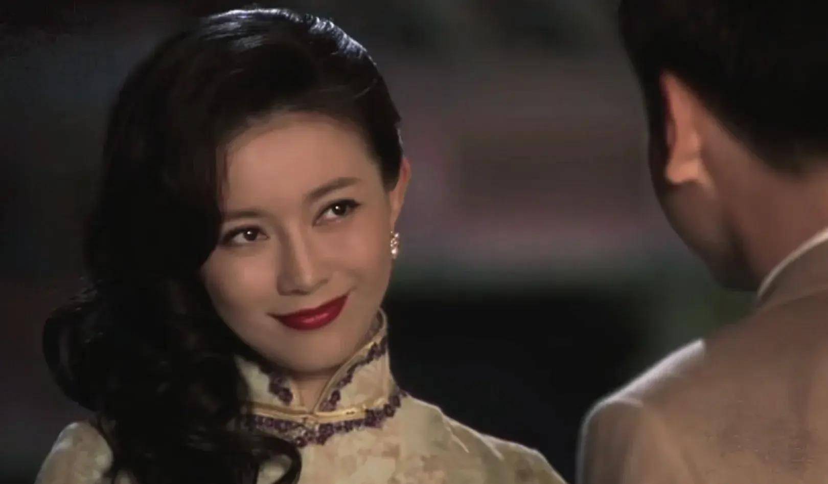 刘敏:曾是卫视一姐,上过两次春晚,无奈当演员却不火,44岁风韵犹存仍