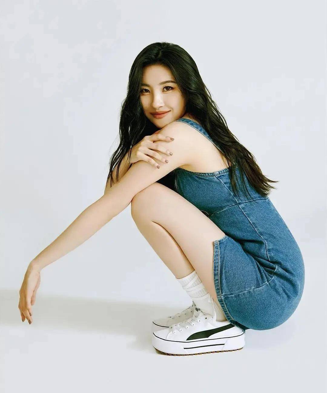 1925月2日出生于韩国庆州青旦县的李宣美,在偶像时