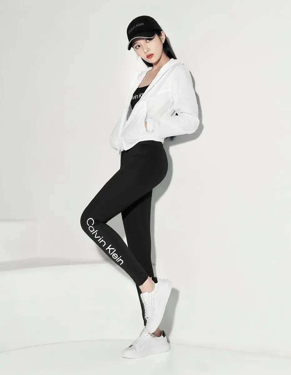 韩国女星朴秀荣 为什么被称为"糕糕"_偶像_蛋糕_身材