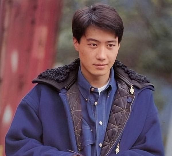 之后,黎明在《龙腾四海》出演了杀手小林.