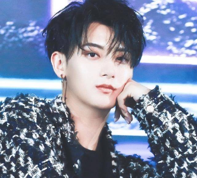 还记得黄子韬拍戏时用的二维码吗?粉丝竟真的添加成功,全网傻眼了