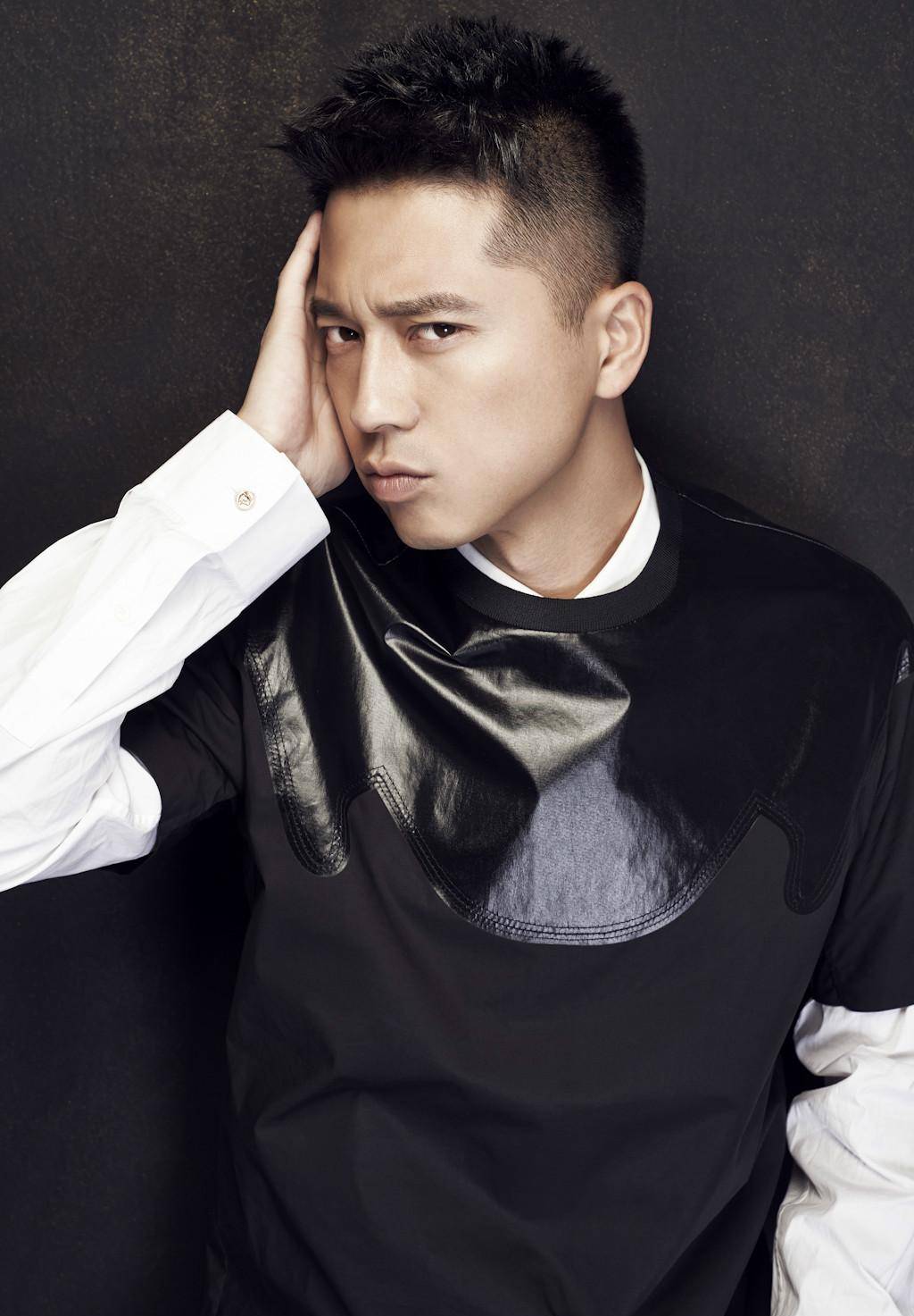 王雷在娱乐圈里不红,是因为他在另一个圈里,正红得发紫_表演_父母