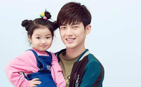 阿拉蕾新年近照:很像林妙可,退出娱乐圈与董力断联终成普通人_父母