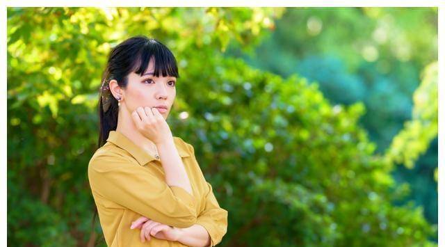 原创后妈大我三岁,我坚决反对,可是爸爸说有感情,年龄不是问题_父亲