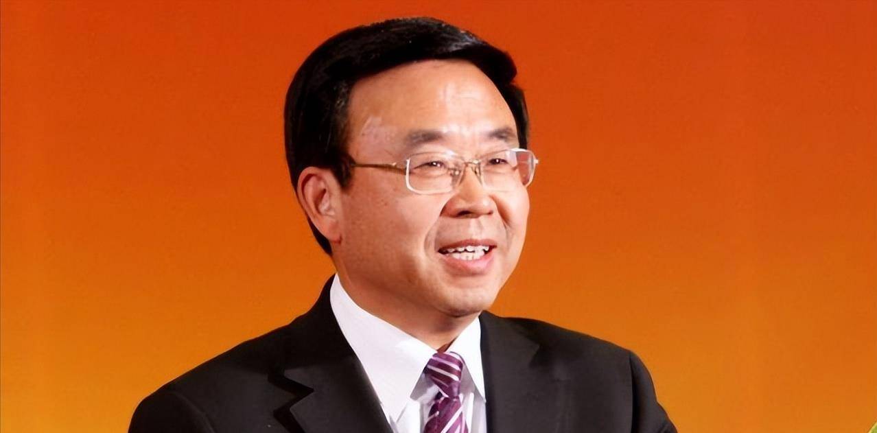 黄胜敛财1200万拥有46名情妇,捕前给妻子办移民难逃法网_时候_山东