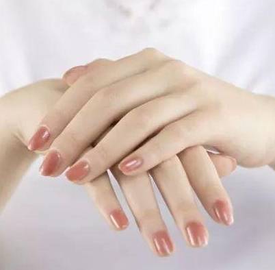 爱情测试:4双女人的手哪一双手最美,测你的男友会沾花惹草吗_女生