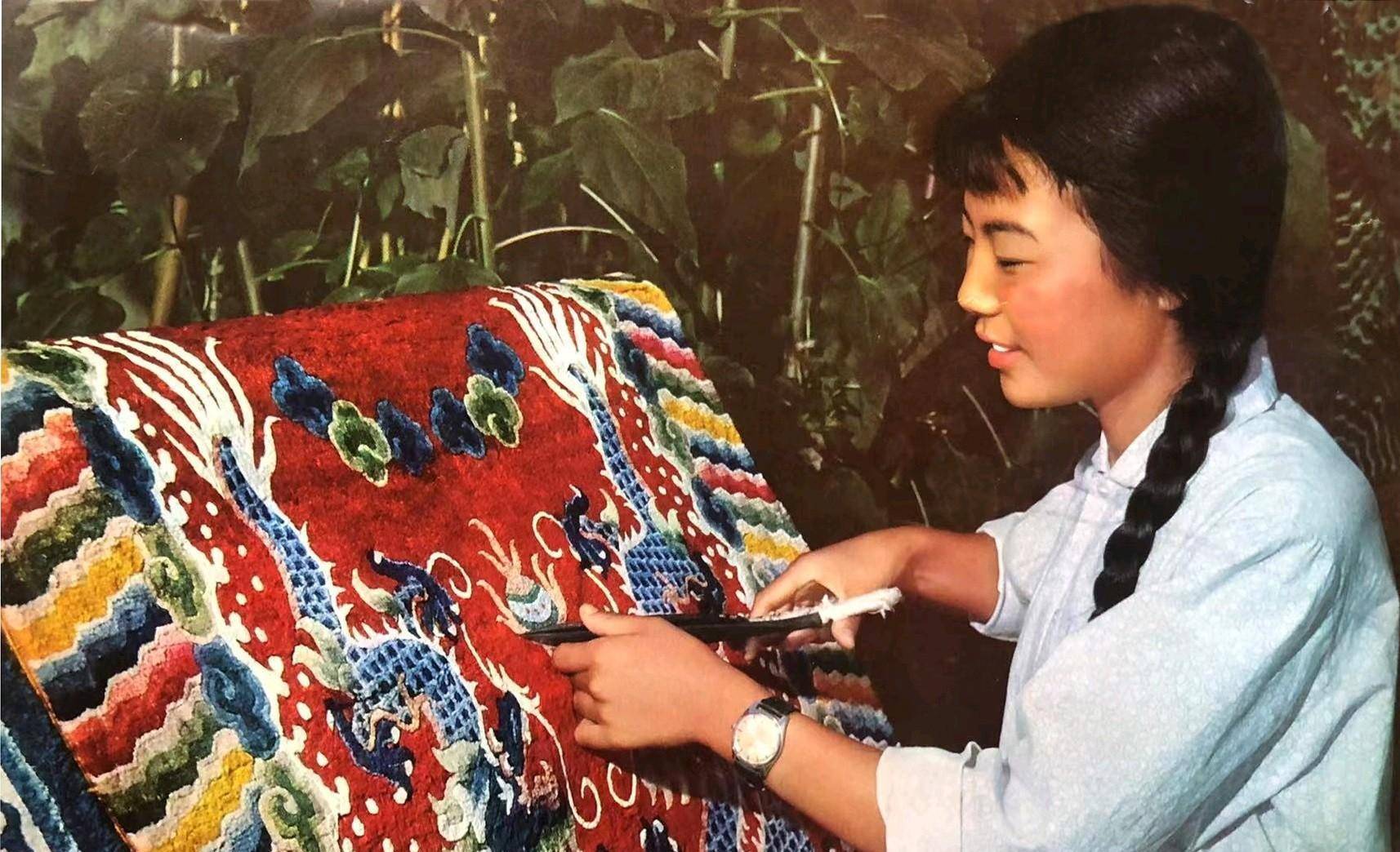 海島女民兵吹起了號角,這是當年海南島女民兵們訓練的場景.