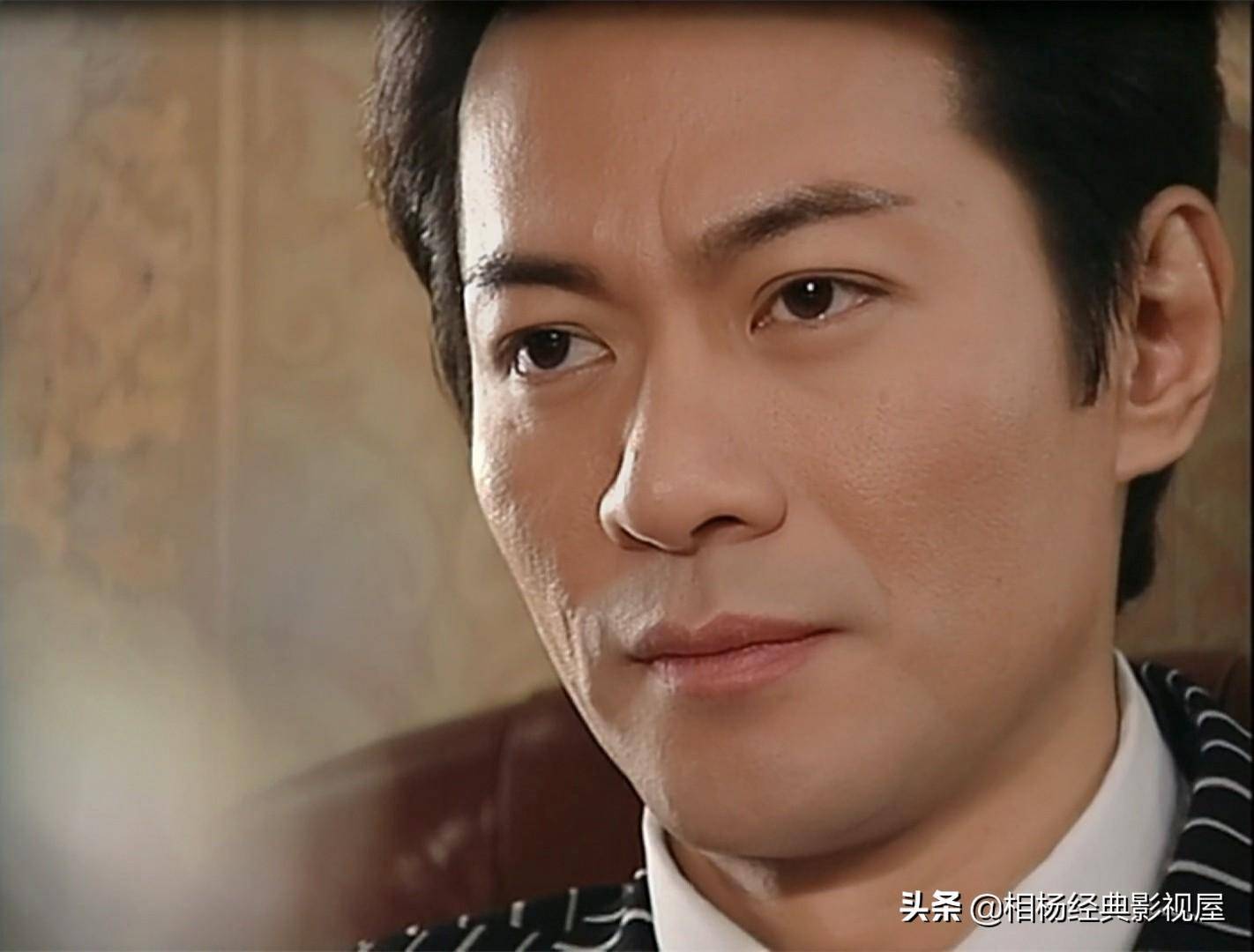 tvb经典剧集《凤舞香罗,多年后再看此剧,只为荣昊东而来_宝翠珑_邵