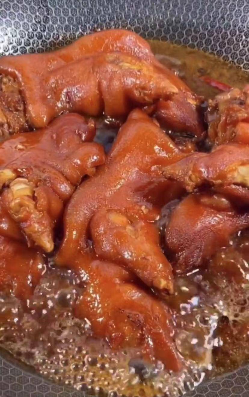 酱猪蹄,年夜饭桌上的硬菜 这样做全家都吃不够_小时候_爸妈_开水