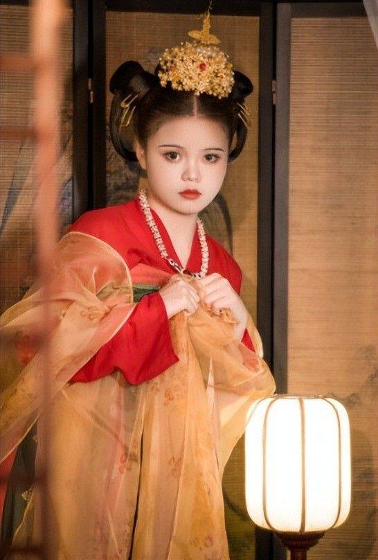 一9岁小女孩突然病逝,外祖母命3000尼姑为她念经超度_李静训_杨丽华