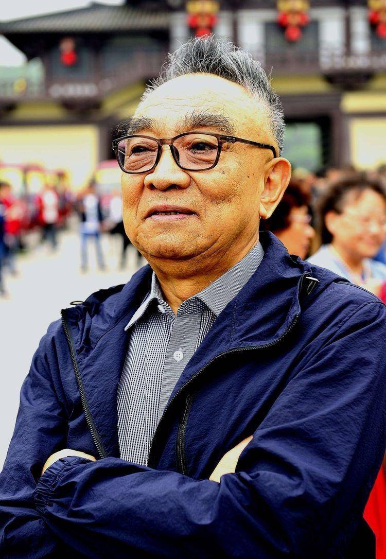 《三国演义》饰曹操,本职教授却爱做演员,74岁依然影坛逐梦