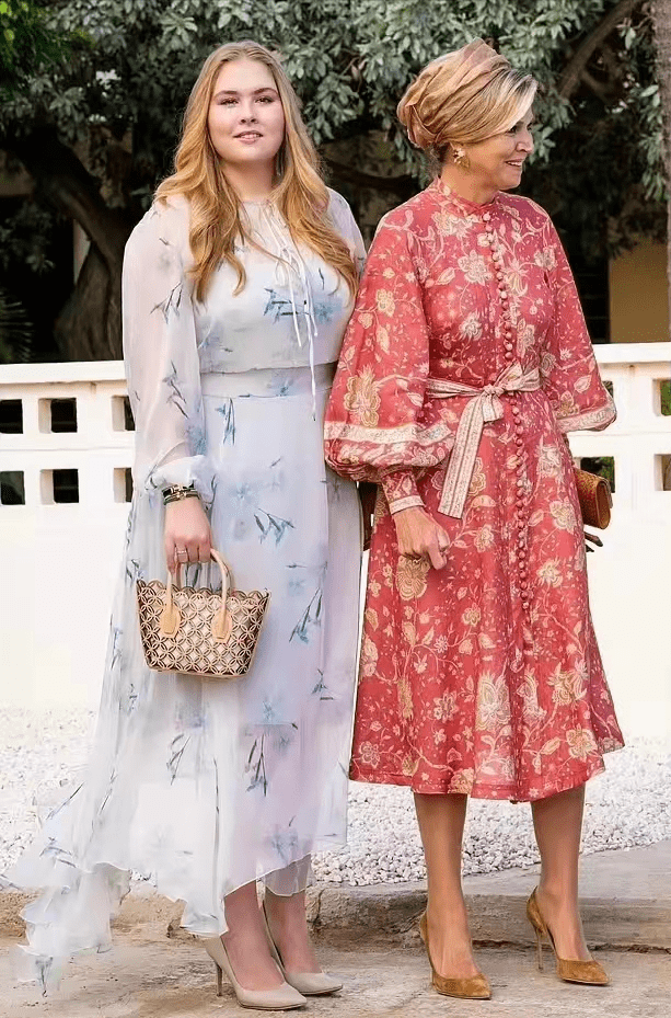 19岁荷兰女王储高调亮相!