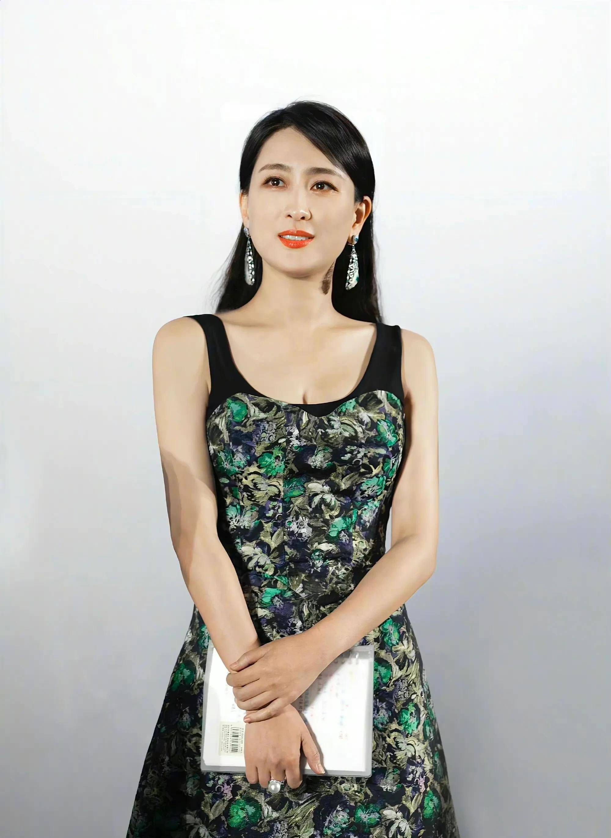 "马大漂亮""霸屏女神"-马苏_客官_白发_魔女传