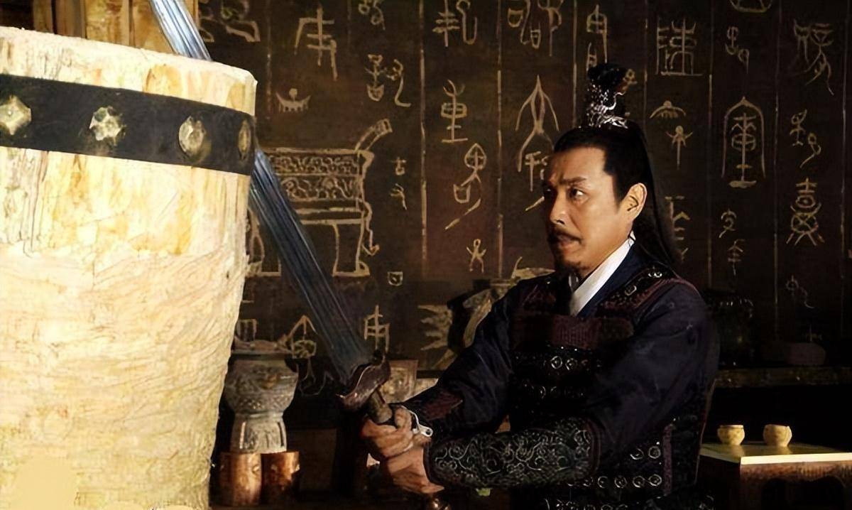 而他的方法就是把失去丈夫的寡妇,强行带进军营,充当军妓.