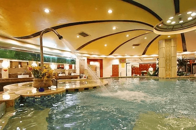 服务_顾客_池子