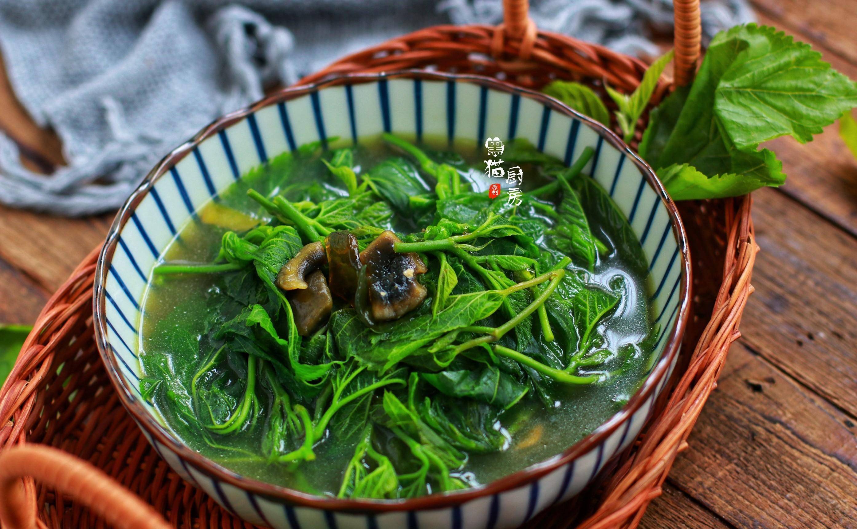 这野菜春天当季,广东人爱吃,把它做成美味家常菜,刮油减脂真好