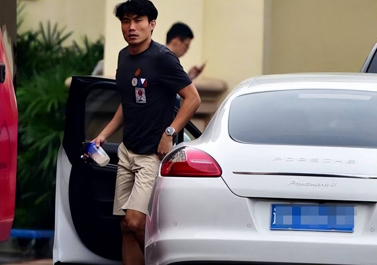 百万豪车很普遍,多人拥有超跑_国足_郑智_郜林