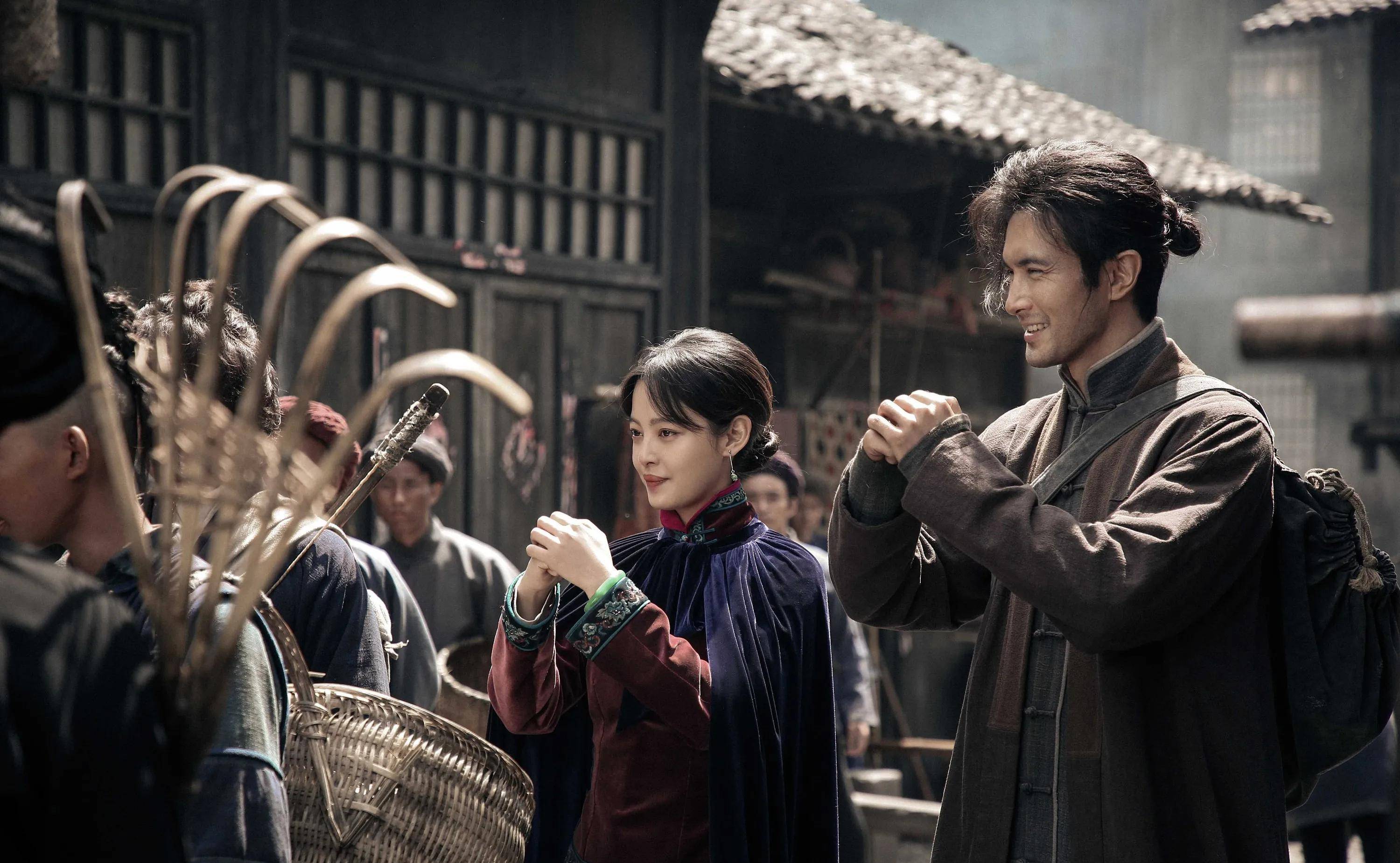 这次,故事放在了搬山,卸岭力士这些盗墓者的前辈身上.