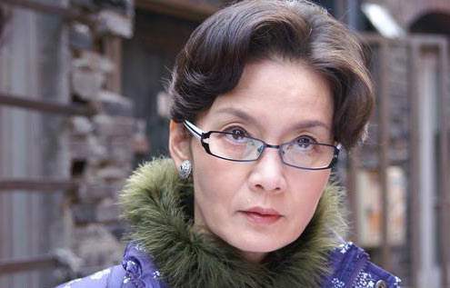 胡丽娟的家庭是地道的上海人,胡丽娟本人也是个娇滴滴的上海姑娘.