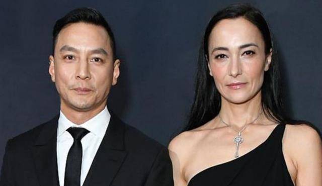 和大咖刘德华和吴彦祖搭戏,张静初毫不紧张,有张有弛 亲热戏拍得更是