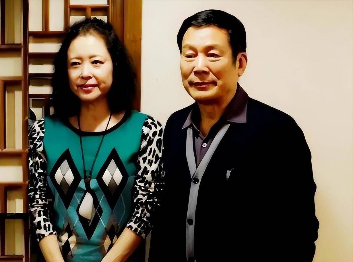 年羹尧(杜志国饰)历史上的年羹尧到底是什么样,谁都说不清,但自这部