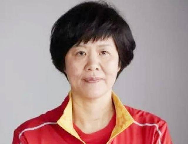 陈招娣将军:58岁因病早逝,触动郎平出山,一年后葬于故乡_训练_离开