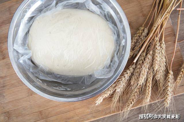 蒸馒头时，发面要多长时间？夏天还是冬天温度适合发面？涨知识了_面团_影响_面点