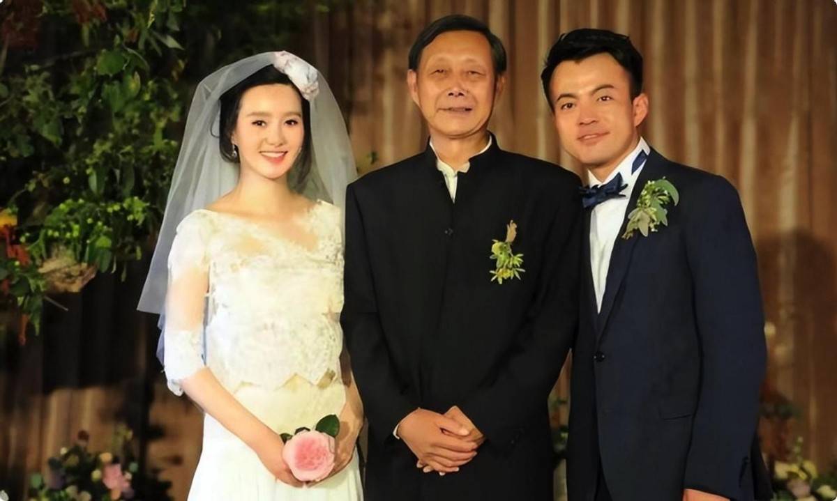 中关系户:吴刚一家都是演员,"唐小龙"的父亲更是狠人_观众_李青_王宏