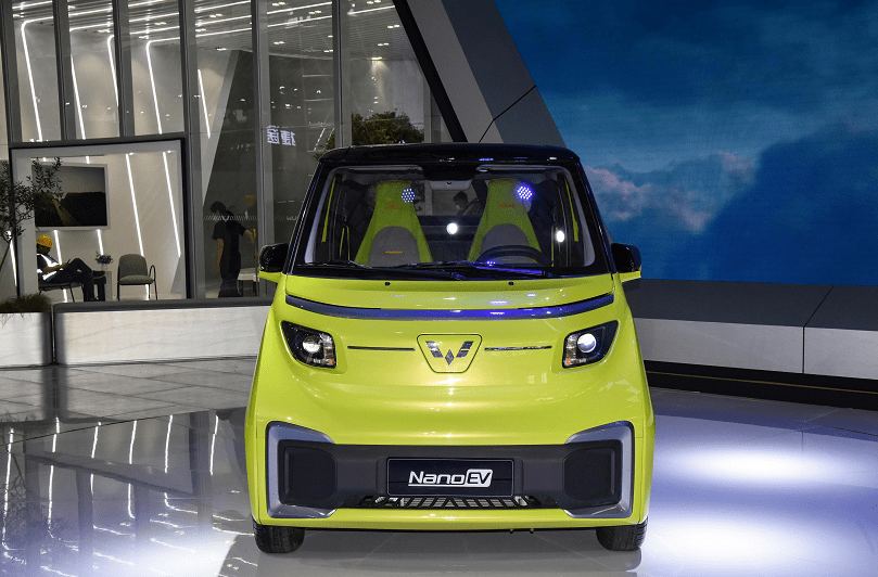 续航达到305km,五菱nano ev实车图,仅5.