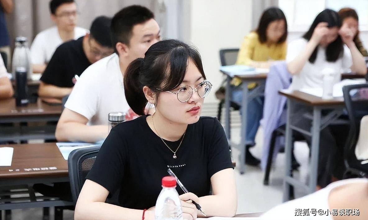 没有家底就别指望靠考公翻身”,老公务员的一番话,道尽了辛酸_工作_体制_家境