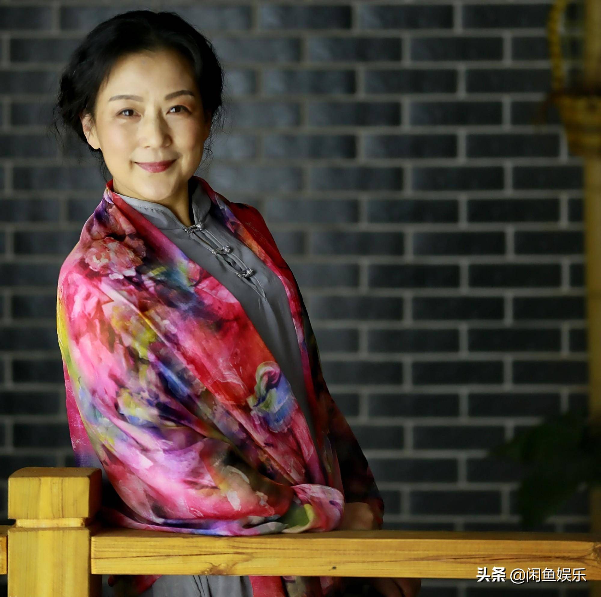 87版红楼梦主演之一,父母双残,两次高考落榜,低谷期嫁给粉丝_郭霄珍