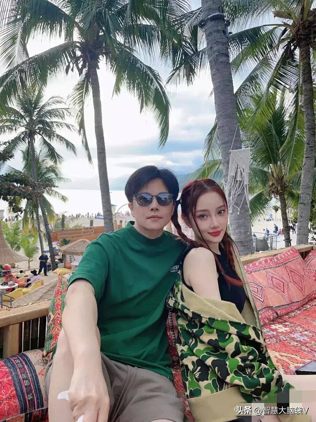 李小璐和一年轻男子现身被疑新恋情,离开贾乃亮后越来越美丽了_网友