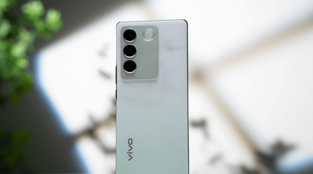 vivox40pro,vivoiqooPro vivo s16 pro摩托罗拉 moto x40装备了一块6.