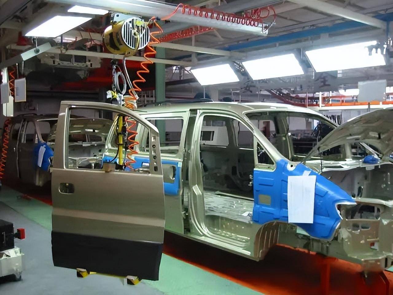 汽车总装机械手之车门拆卸