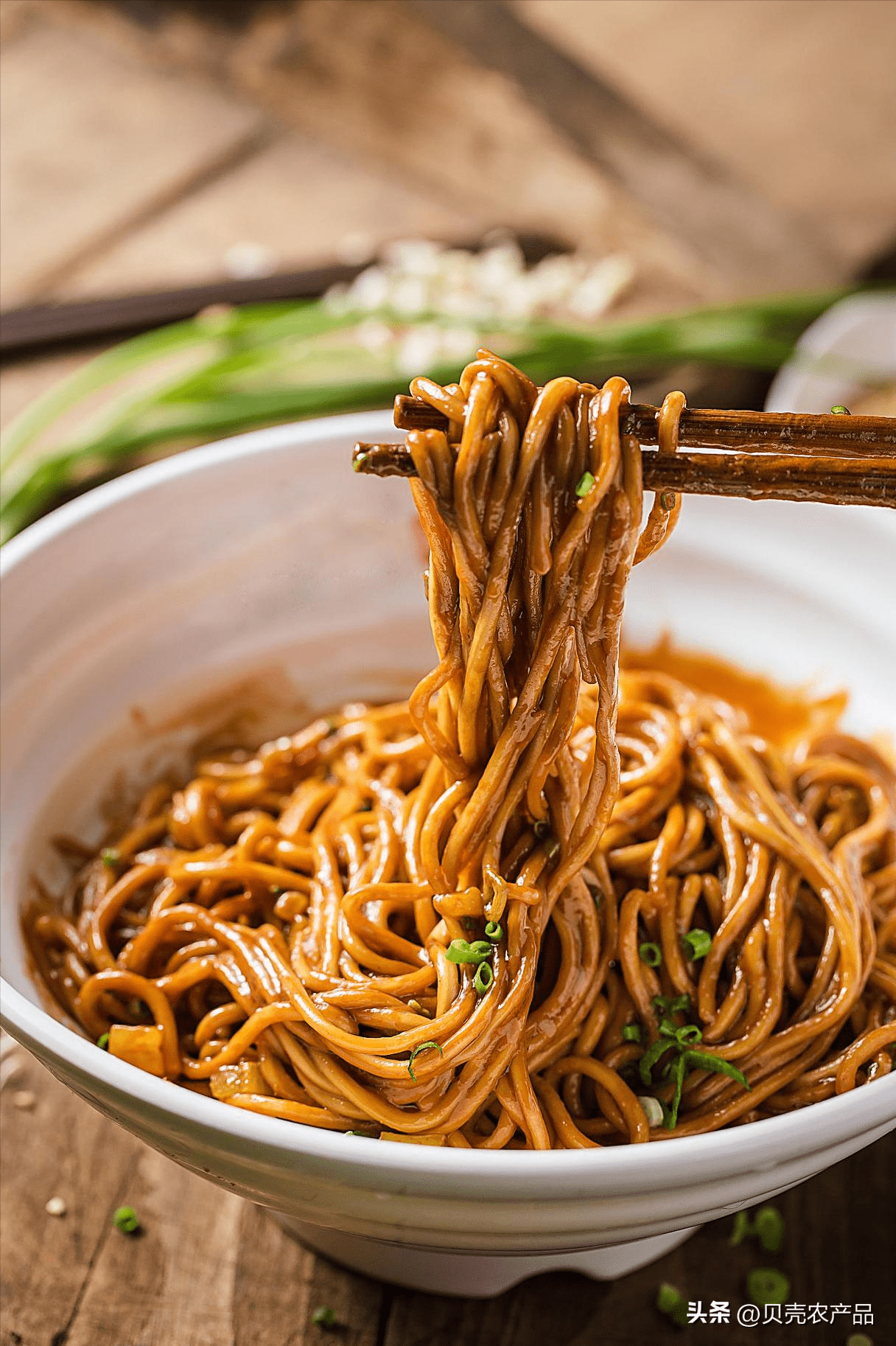 品湖北美食,一定要吃一碗武汉的热干面!_蔡林记_辣椒_萝卜