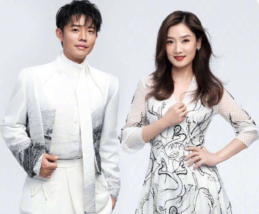 曾毅独自接策划,穿古装牵驴出镜,这场面的确不适合玲花现身_网友_组合