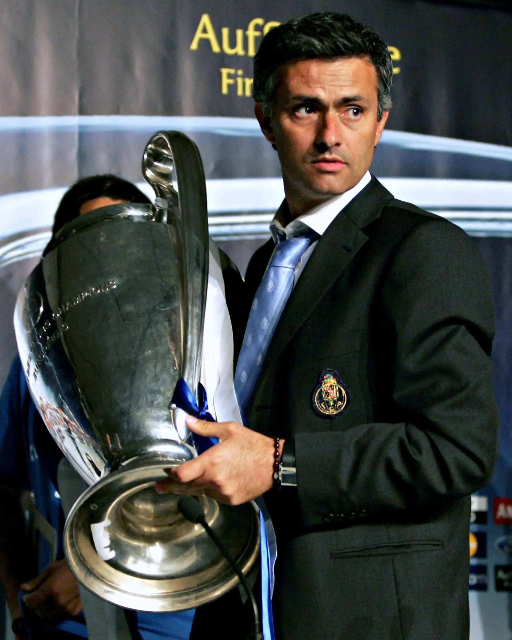 足坛顶级教练之穆里尼奥,独一无二的"狂人"教头,让你又爱又恨_葡萄牙