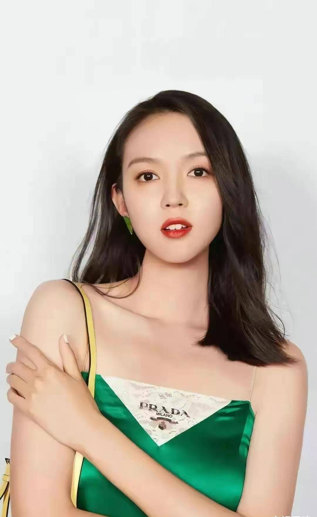 张梓琳最美,可以和伊万卡一战!生不逢时,真遗憾._演技_身材_漂亮