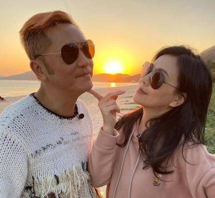 《初恋情人》的刘小慧,已经49岁了,学生情人形象已不再_郭晋安_苏志威